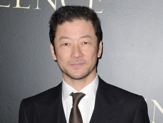 浅野忠信、衝撃の“血みどろ”笑顔にファン「こわい」 ／2019年10月14日 - エンタメ - ニュース - クランクイン！