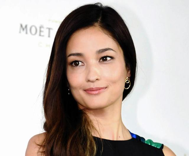 黒木メイサ 鍛え上げた背中がカッケー!「贅肉ない」「たくましい」「写真集出して」/芸能/デイリースポーツ online