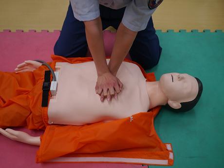 心肺蘇生法の流れ(AEDを用いた方法) | 生駒市公式ホームページ