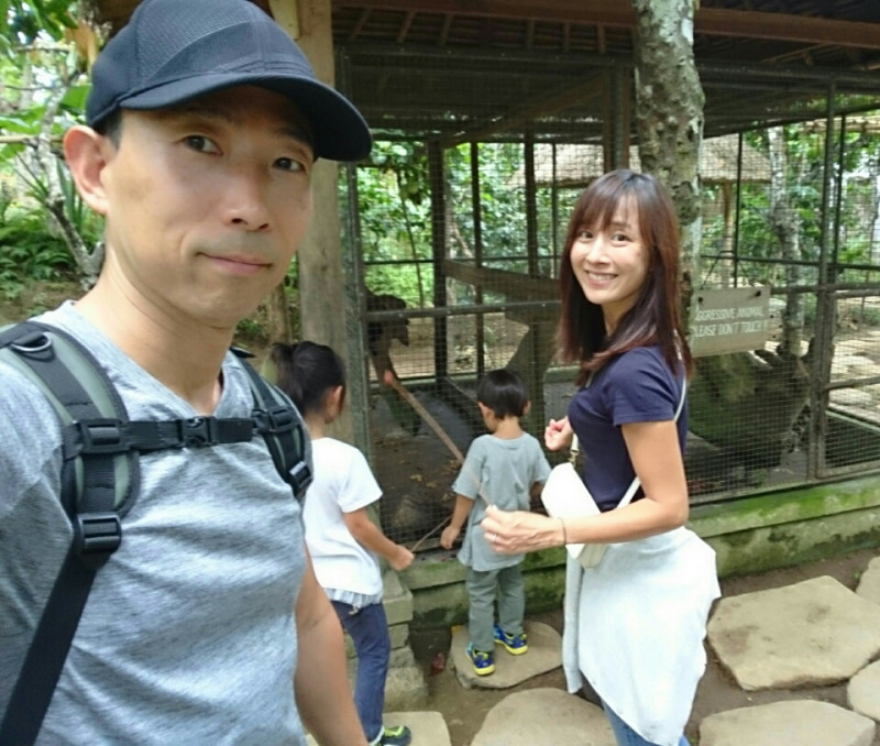 おさる(芸人)が嫁と離婚？山川恵里佳との結婚や子供＆現在まで総まとめ | KYUN♡KYUN[キュンキュン]｜女子が気になるエンタメ情報まとめ