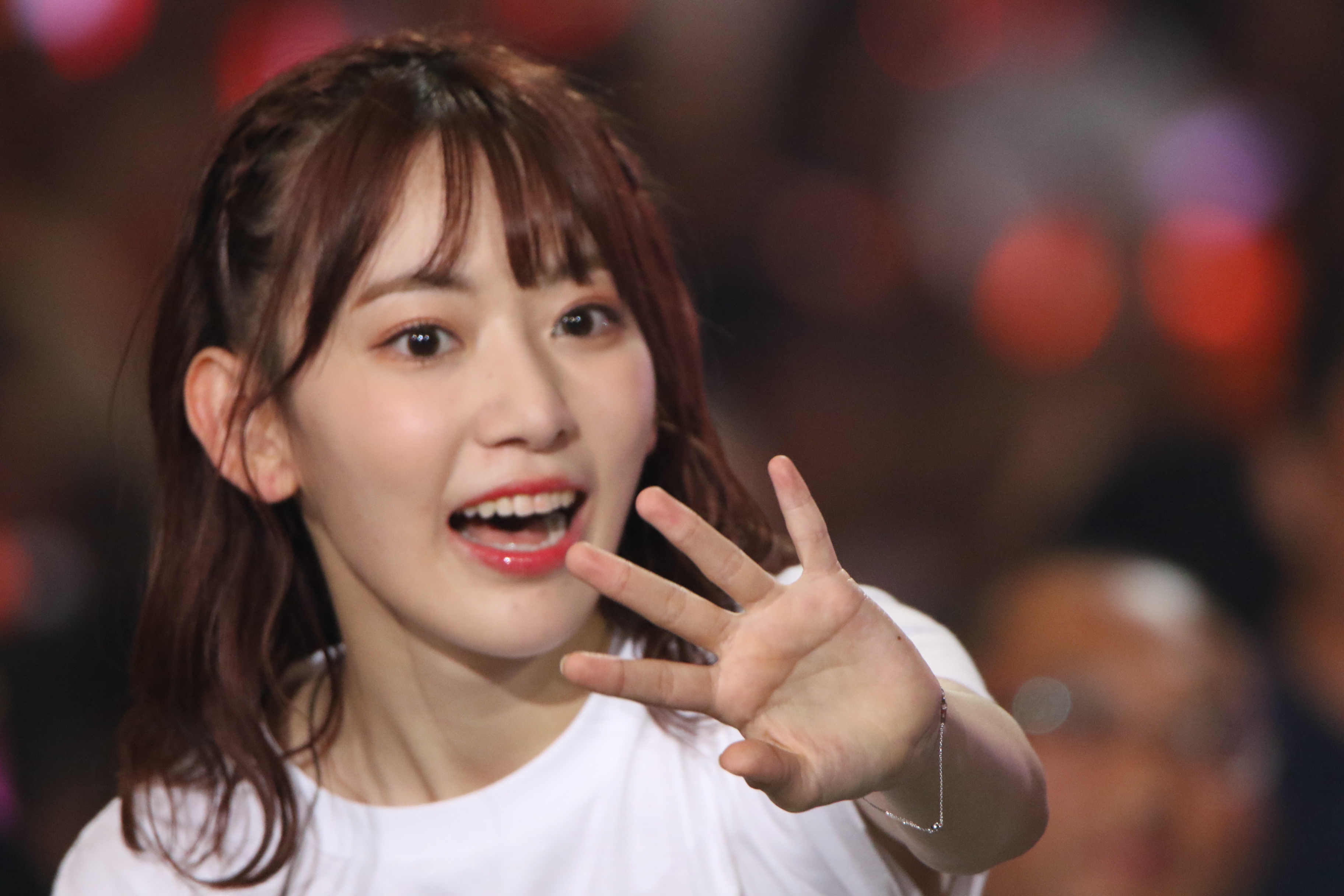 HKT48宮脇咲良、選抜コンサート:涙で感動の「R.S.に捧ぐ」 | OKMusic