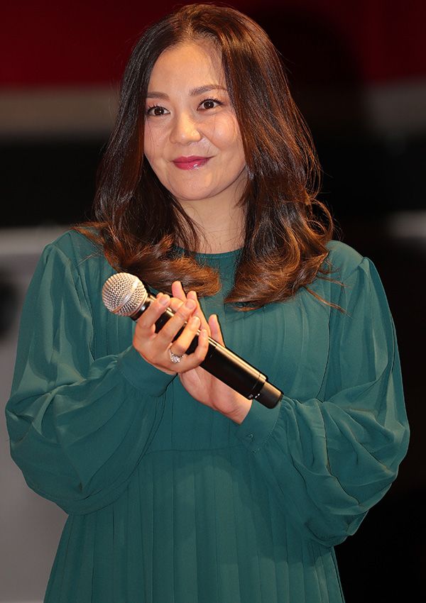 写真](1ページ目)「壊れていったのは自分の責任」デビュー25周年の華原朋美が語った小室哲哉への“感謝” | 文春オンライン