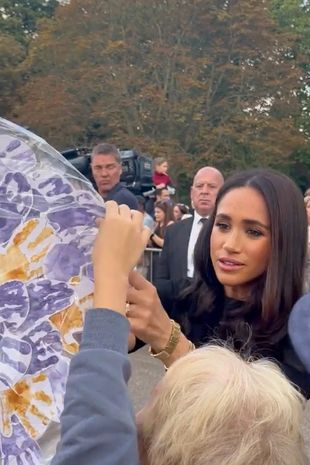 'Oh, Beautiful!' Meghan Markle Was Caught On Camera Admiring A Handmade