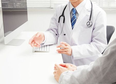 なぜ医師は患者に"様子を見よう"と言うか 病院の「決まり文句」には事情あり | PRESIDENT Online(プレジデントオンライン)