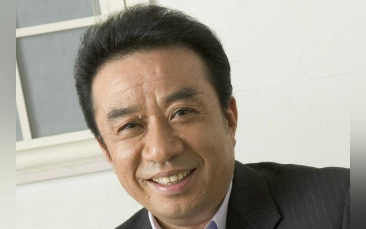 苦しさのあまり、トイレに駆け込んで吐くことも…「笑っていいとも!」から始まった渡辺正行の“コーラ早飲みバブル”の時代 | 文春オンライン