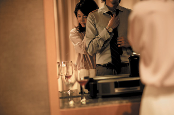 熟年カップルの熟年不倫による熟年離婚問題｜探偵興信所の調査で解決できます｜青森