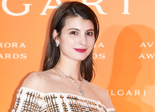 マギー 超絶スタイルのタンクトップ&ピンク短パンがまぶしい!美脚!「カート最高やあ」(デイリースポーツ) - Yahoo!ニュース