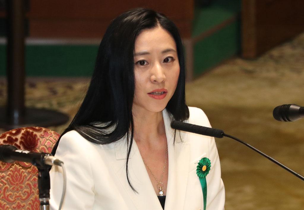 三浦瑠麗氏、菅首相のブレーン起用も…専門家から「必然性ない」「コア支持層へのアピール」との声(1/3)〈AERA〉 | AERA dot. (アエラドット)