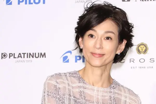 画像・写真】鈴木保奈美 深夜帰宅NG、豪邸に自室なし…苦悩した石橋貴明の“束縛” (4枚目)| 女性自身