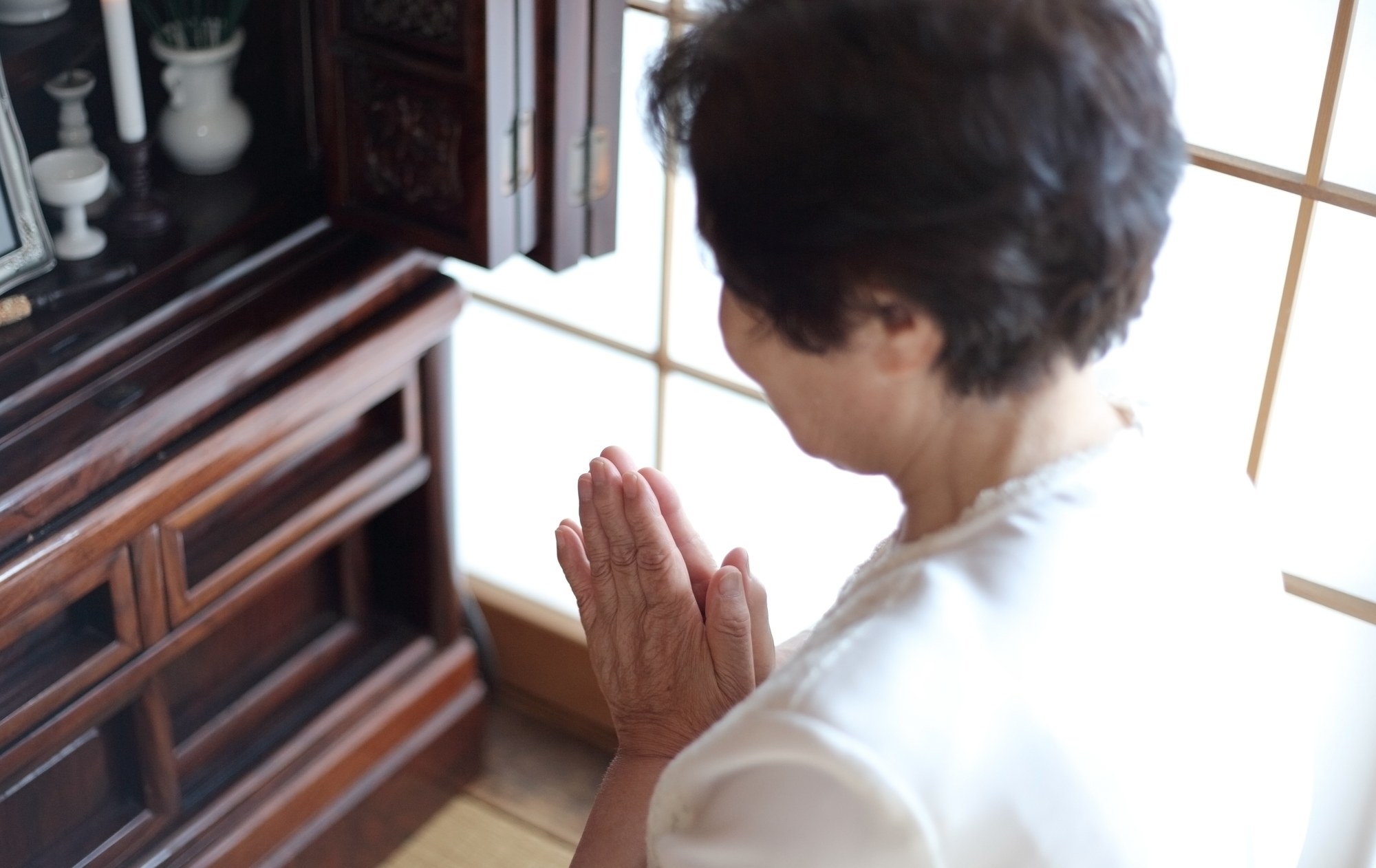 おりん（リン）は仏壇の鐘のこと｜使い方と仏具通販で買う時のコツ - 幸せな仏壇店さがしコラム