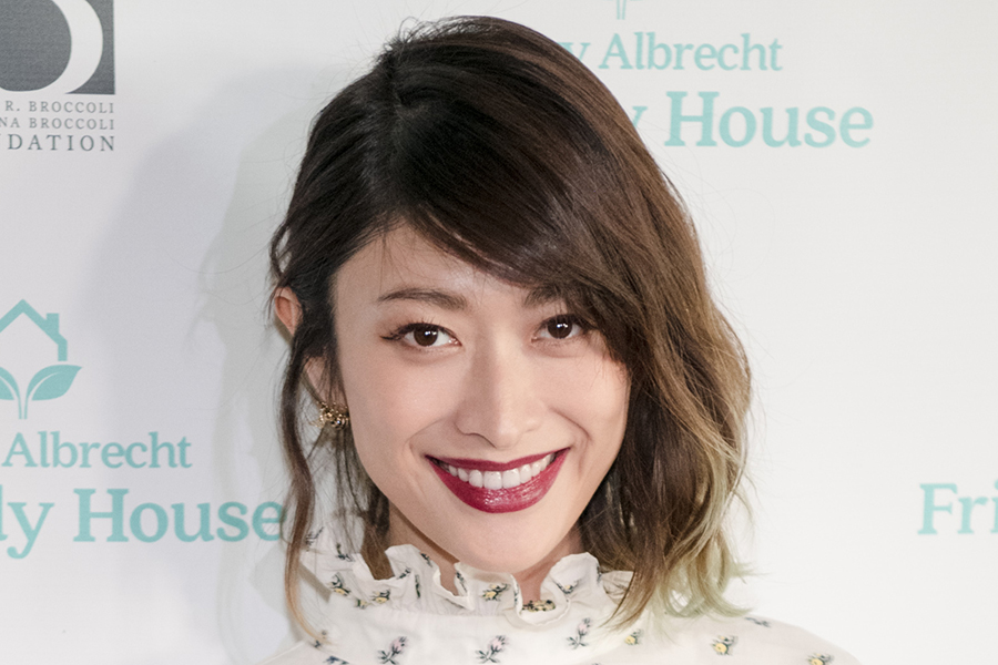 山田優、新ヘアスタイルと"久々の"メークが話題「マスクしててもかわいい」 | ENCOUNT