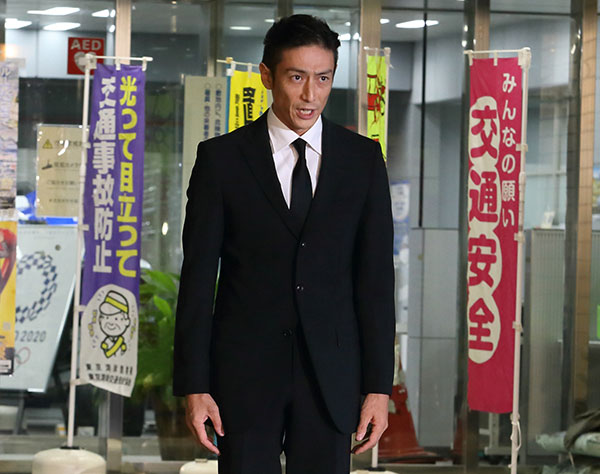 伊勢谷友介 拘留22日後なのに「完璧ツーブロックで保釈」の謎 | 女性自身