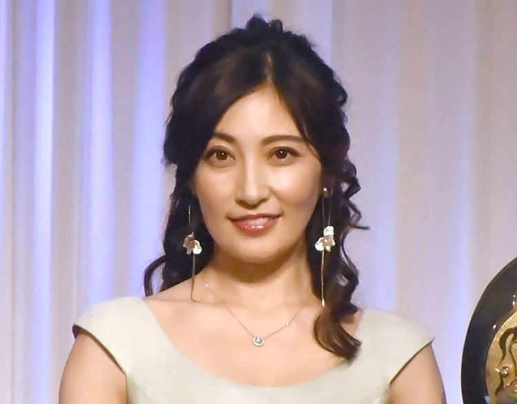 熊田曜子“ランジェリー7変化”で美ボディ「刺激的なshot」「色気満載」 | ORICON NEWS