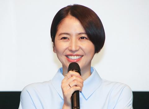 長澤まさみ:技ありアイテムで美脚ちら見せ 爽やかな秋の装い - 毎日キレイ