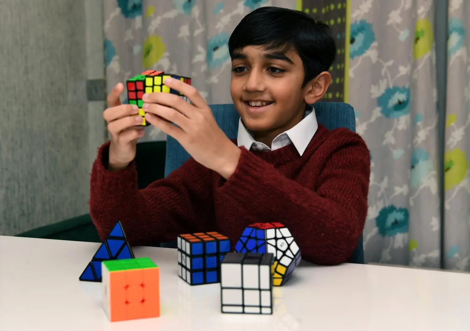 JUST IN 11YearOld Schoolboy BEATS Albert Einstein And Stephen
