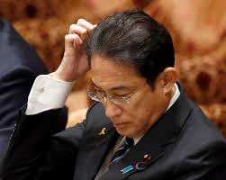 各紙拾い読みで振り返る「優柔不断おじさん」岸田文雄が沈むまで ...