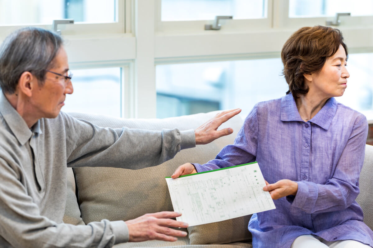 60代の不倫】熟年離婚の前に浮気調査を｜退職金が入るときに注意 | 浮気調査専門の大阪の探偵なら安い料金で調査力１位のアーカス探偵大阪