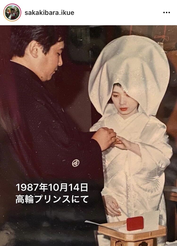 榊原郁恵、渡辺徹からの結婚34周年メッセージ&白むく姿を公開「感動」「憧れのご夫婦」 : スポーツ報知
