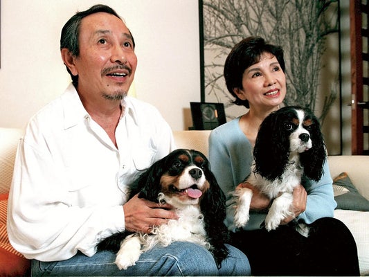 俳優の江原真二郎さん死去、85歳…歯磨き粉CMに妻・中原ひとみさんら家族と出演 : 読売新聞オンライン