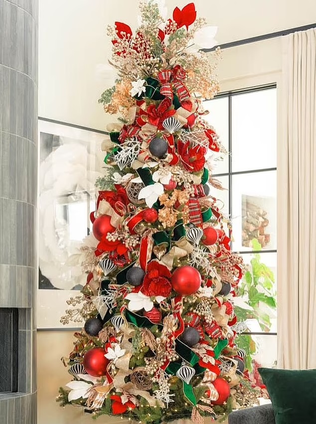 Mother A Professional Christmas Tree Decorator After Quitting