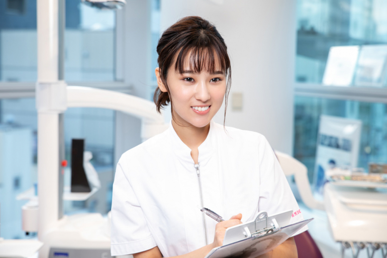 はたらきガール】歯科衛生士・西原愛夏さん「一生懸命仕事した後は家で“プチひきこもり”が幸せ♥」｜@DIME アットダイム