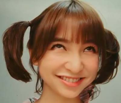 元AKB48・篠田麻里子がツインテール姿で変顔披露が痛すぎると話題(画像あり) 仕事減少、人気低下で迷走中? | 今日の最新芸能ゴシップニュースサイト|芸トピ