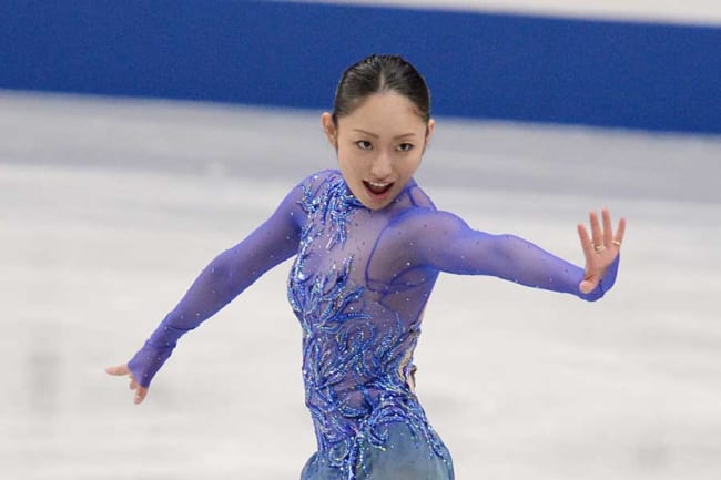 安藤美姫、愛娘との顔出し2ショット初公開 批判覚悟も海外選手は称賛「これこそ愛だ」 | THE ANSWER