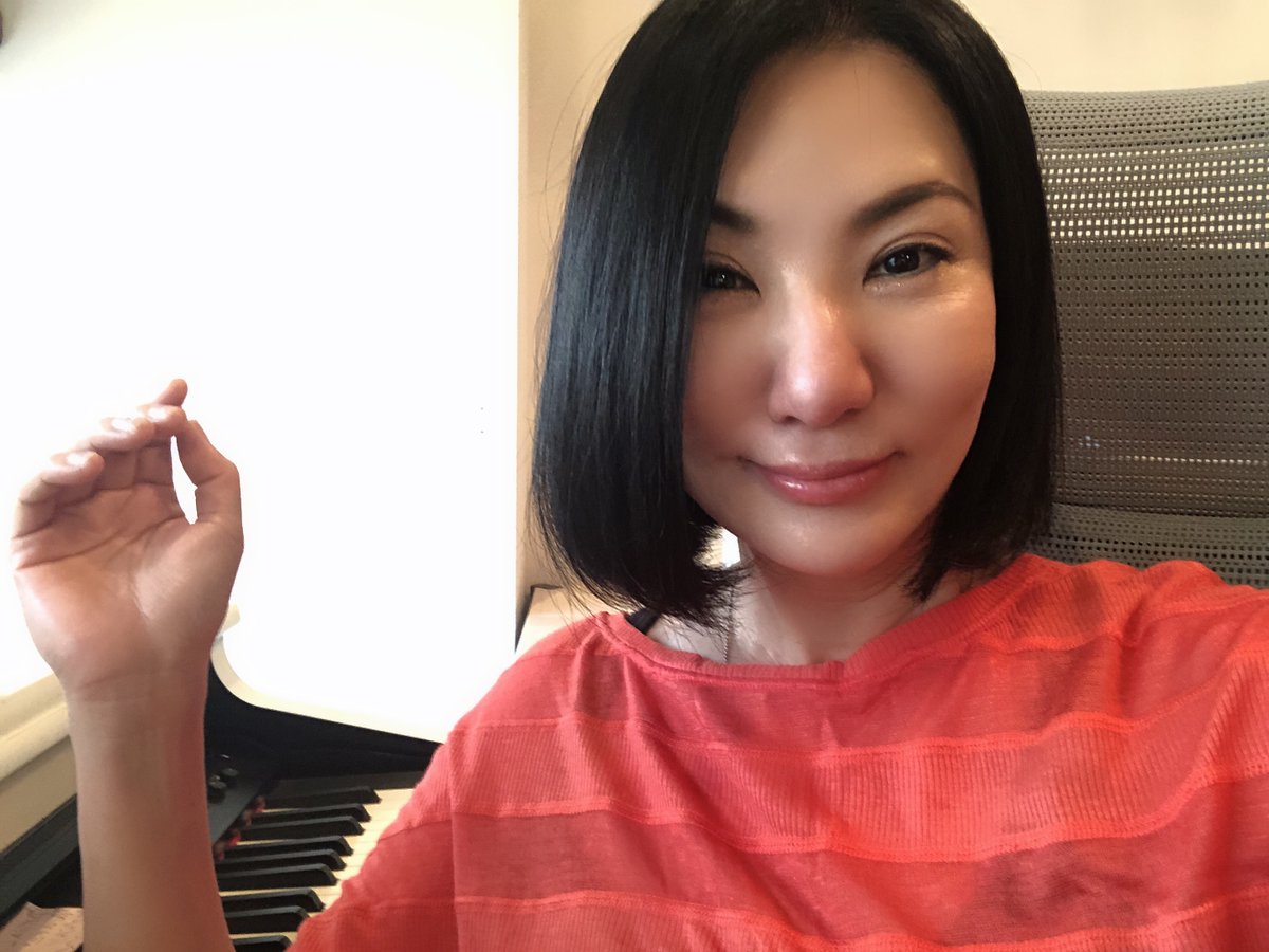 広瀬香美 冬のコンサート開催中 on Twitter: "さ、午後の部も頑張るーー！ スタッフから次は「M」ですよって言われたwww #広瀬香美 #歌ってみた https://t.co/wmbMUydVJe" / Twitter