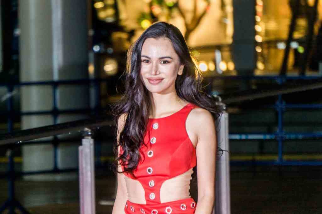 水沢アリーは整形失敗?久々のテレビ出演で顔が変わりすぎだと ...