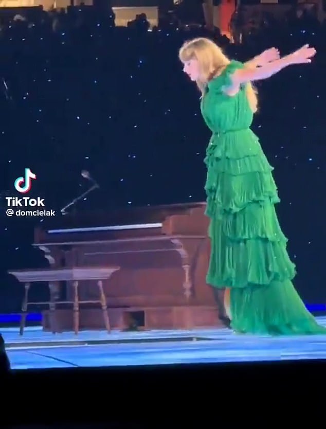Taylor Swift'S "The Life Of A Showgirl"—Dive Deep Into The New Era! - xifws9j