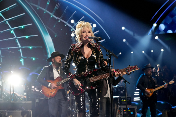 Just In: Dolly Parton, 77, Leaves Fans In Stitches After Revealing She 