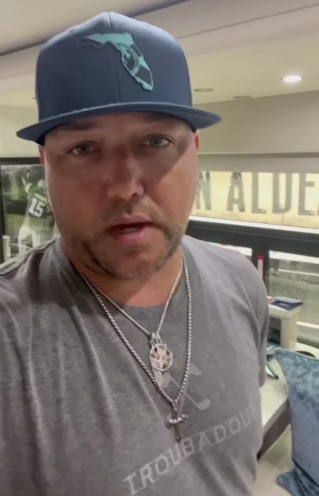 BREAKING Jason Aldean Storms Off Stage During Concert After Suffering
