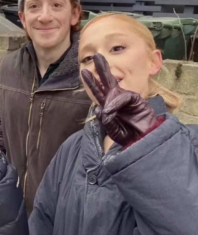 Ariana Grande Had An AFFAIR With New Boyfriend While Hanging Out With