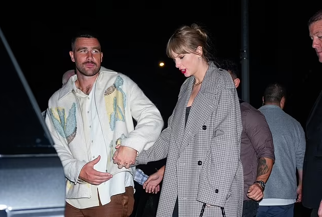 JUST IN: Taylor Swift And Travis Kelce Put On A LOVED-UP Display As ...