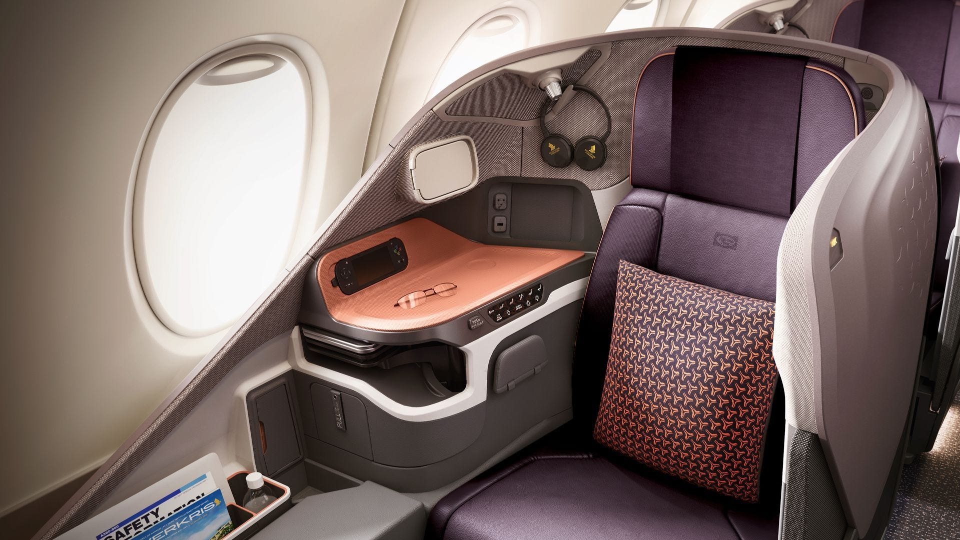 “The Passenger Sitting Next To Me Had The Audacity To Change Her Baby’s