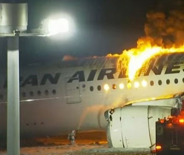 BREAKING: Japan Airlines Carrying 379 Passengers On-Board EXPLODES Into ...