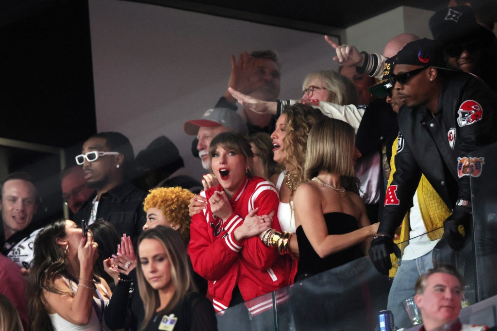 EXCLUSIVE: Taylor Swift TACKLED As Kansas City Chiefs Win Super Bowl ...