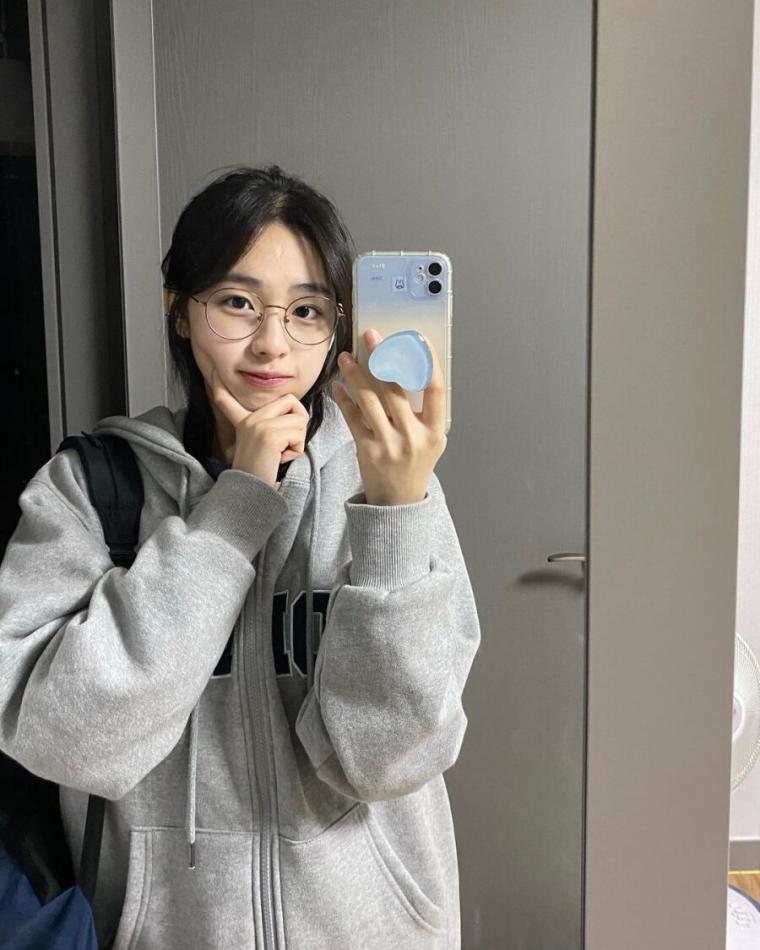 1689575270054960_20240429_203502.jpg 건국대 공대 여신이라는 여대생 ㄷㄷ