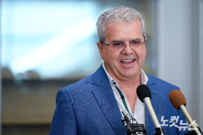 IMG_3284.jpeg 오늘 석유 기자회견한 액트지오 ceo는 사짜인가?  jpg