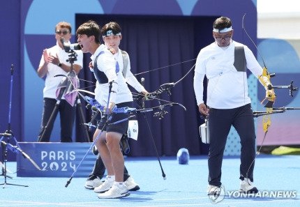 일본 선수들한테 포효하는 김제덕 ㅋㅋㅋㅋㅋㅋ