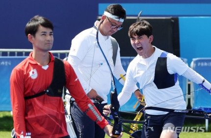 일본 선수들한테 포효하는 김제덕 ㅋㅋㅋㅋㅋㅋ