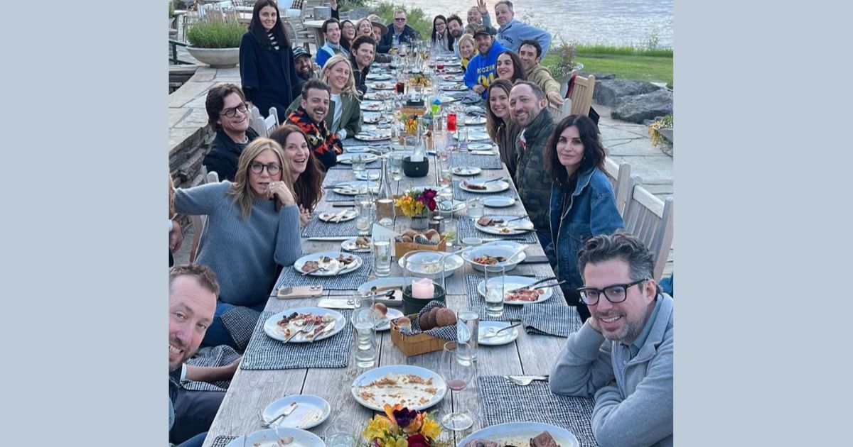 copy of articles thumbnail 1200 x 630 1 23.jpg - The Sheer Number Of 'Famous Guests' Seated At Kristen Bell's Dinner Party Leaves Fans Stunned