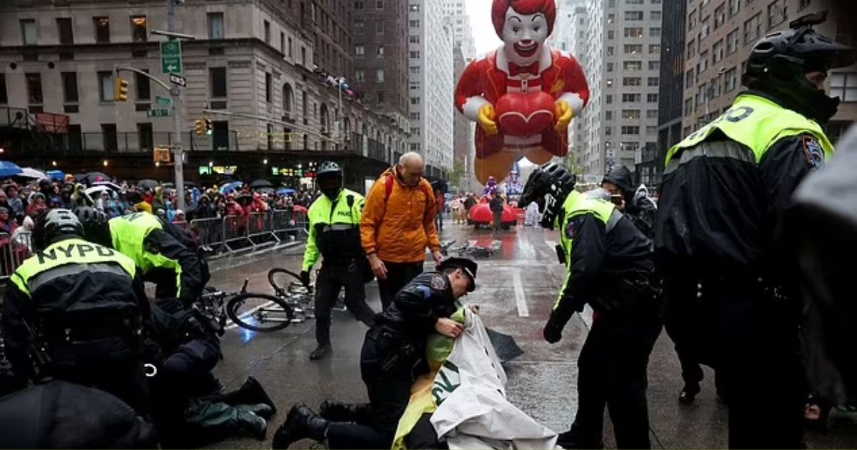 copy of articles thumbnail 1200 x 630 11 10.jpg - Macy's Thanksgiving Parade Descends Into Chaos As Police Arrest Protesters