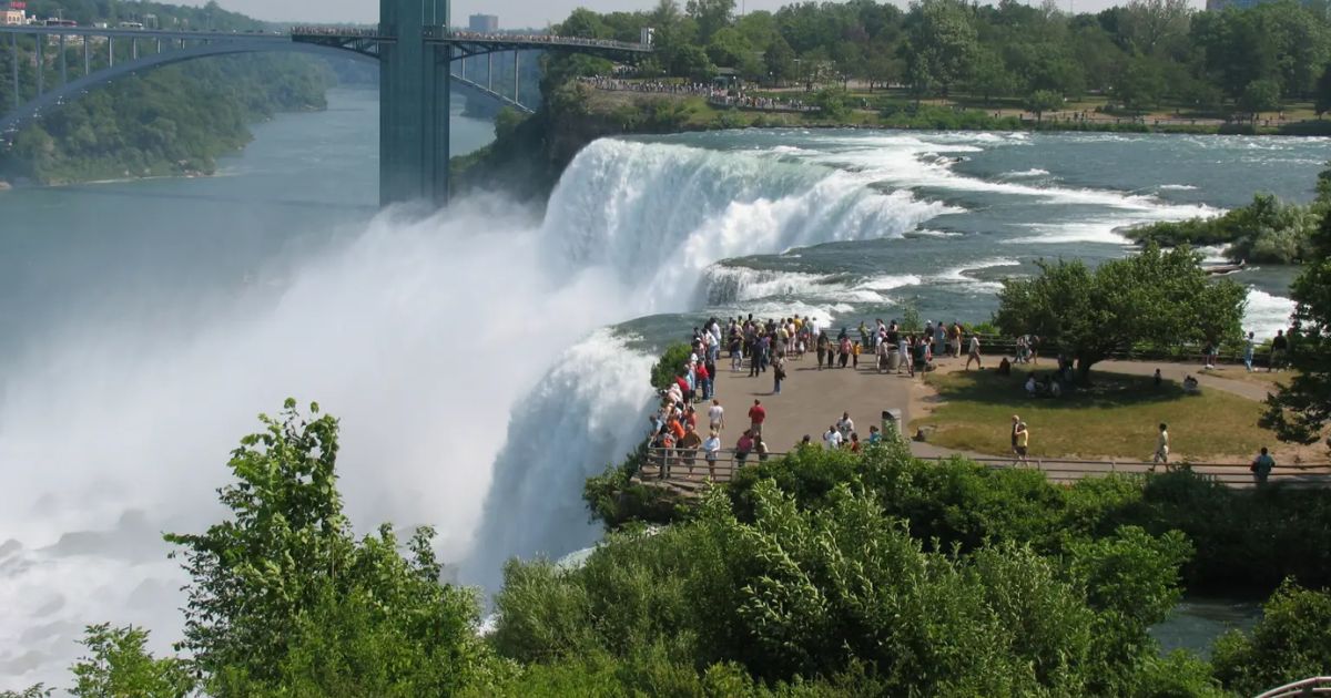 copy of articles thumbnail 1200 x 630 14.jpg - New York Mom and Two Young Kids — Including 5-Month Old Baby — DEAD After Jumping Off Niagara Falls