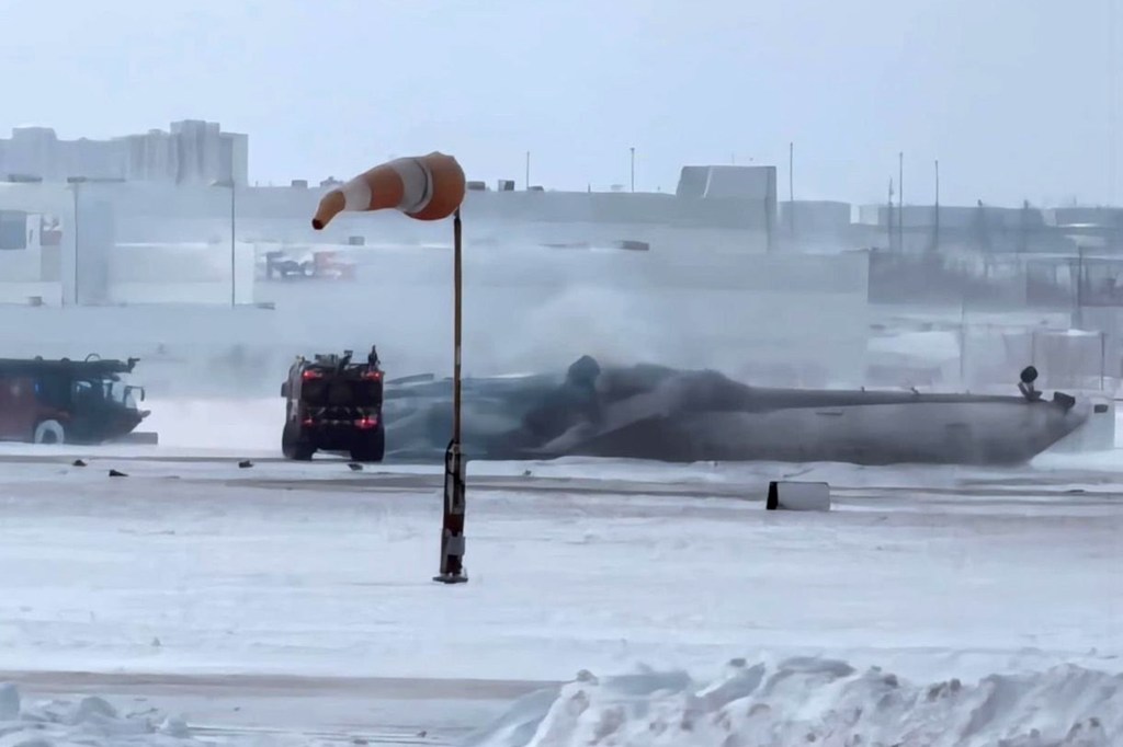 Delta Airlines CRASHES At Toronto Pearson International Airport Small