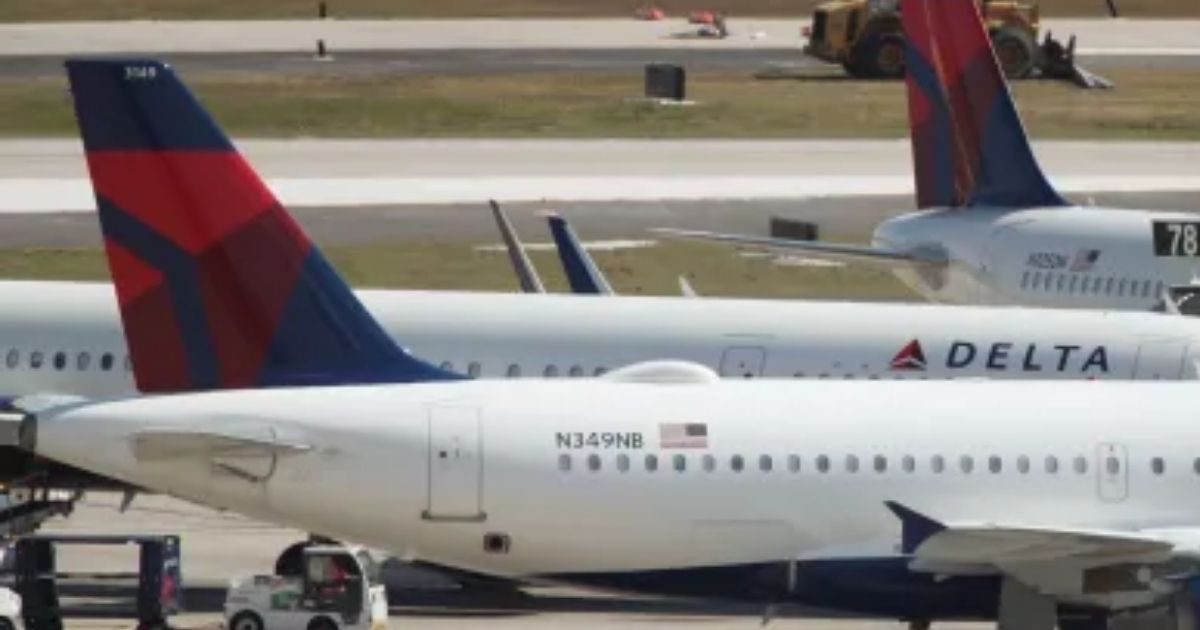 copy of articles thumbnail 1200 x 630 18 19.jpg - Plane Catches Fire in Horror Emergency on Runway as Passengers Evacuated From Flight