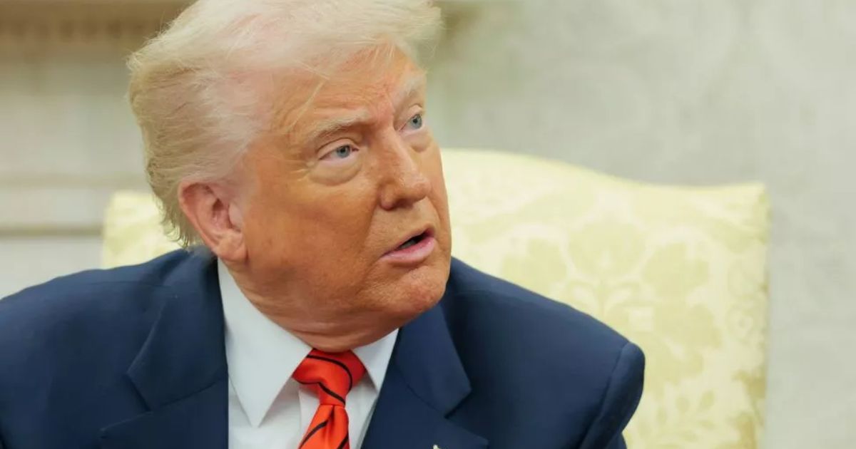 copy of articles thumbnail 1200 x 630 19 5.jpg - Donald Trump Faces 'Biggest Illegal Bribe in US History' over Air Force One Gift