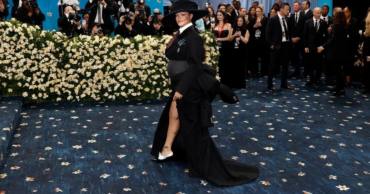 copy of articles thumbnail 1200 x 630 33 1.jpg - Pregnant Rihanna Leaves Fans in Shock as Singer Debuts Baby Bump At 2025 Met Gala