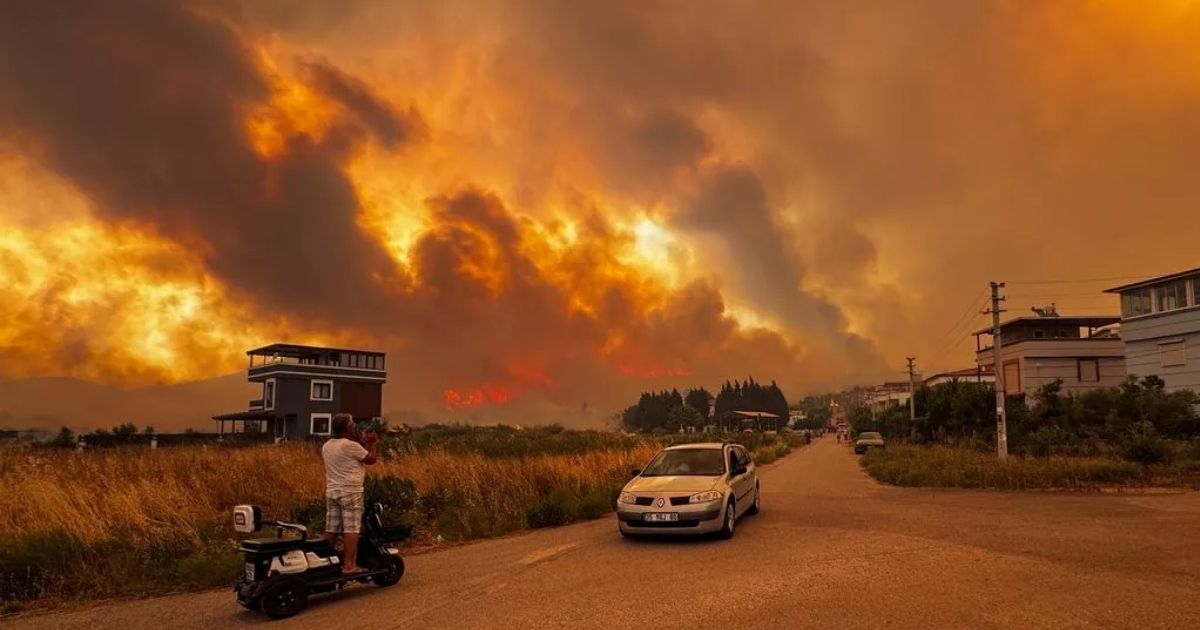 copy of articles thumbnail 1200 x 630 2025 06 30t123704 782.jpg - Flights at Major Tourist Destination CANCELLED As Wildfires Erupt Near Airport