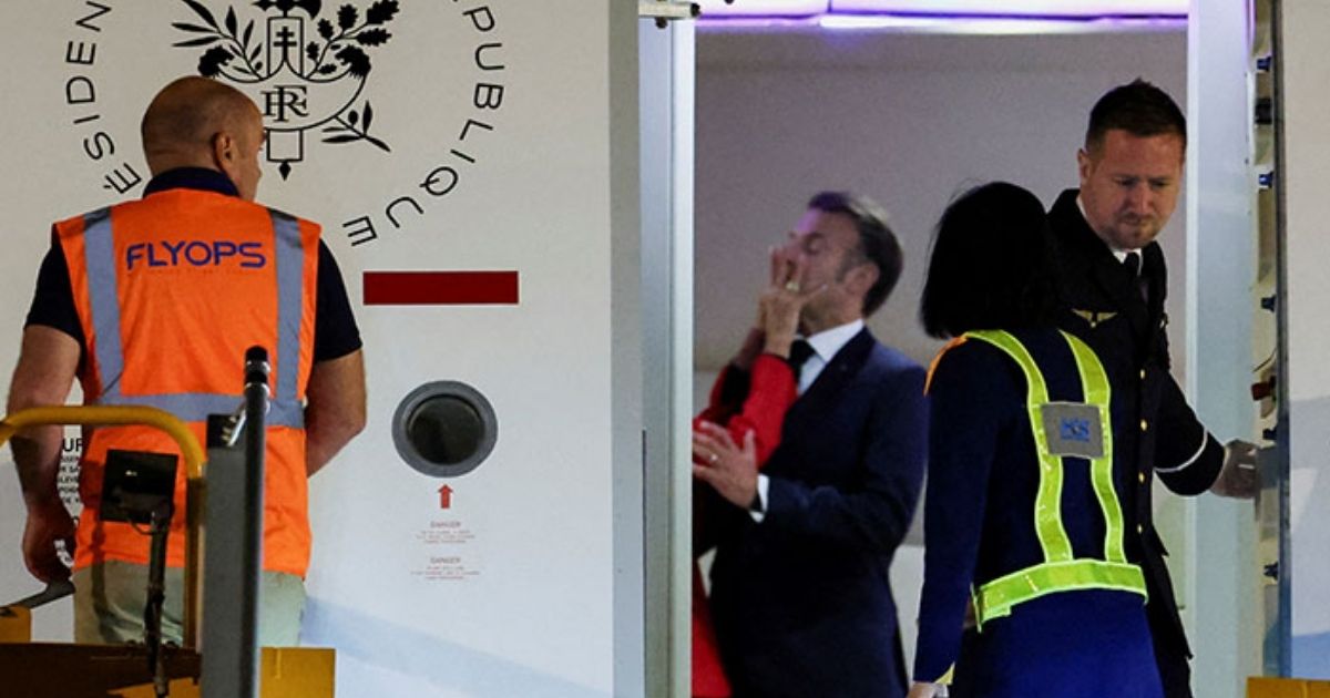 copy of articles thumbnail 1200 x 630 67.jpg - 'At The Top of the Stairs, Things Turn Icy Again!'- Lip Reader Reveals What French President Macron's Wife Said After 'Slapping' His Face